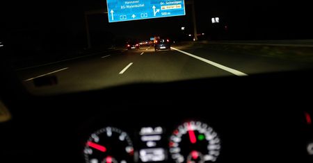 Mapy Google pokażą dobrze oświetlone drogi – jazda nocą będzie bezpieczniejsza