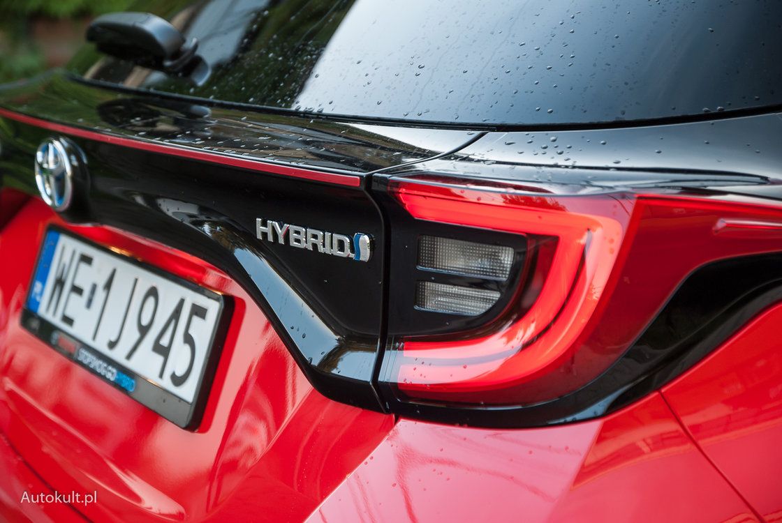 Hybrydy to nowość? Nie dla Toyoty