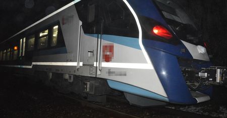 Szedł po torowisku, maszynista nie zdołał zatrzymać pociągu. Mężczyzna poniósł śmierć na miejscu