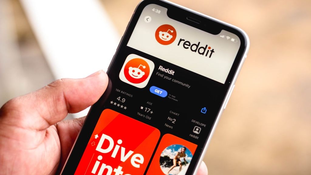 Smartfon z aplikacją Reddit