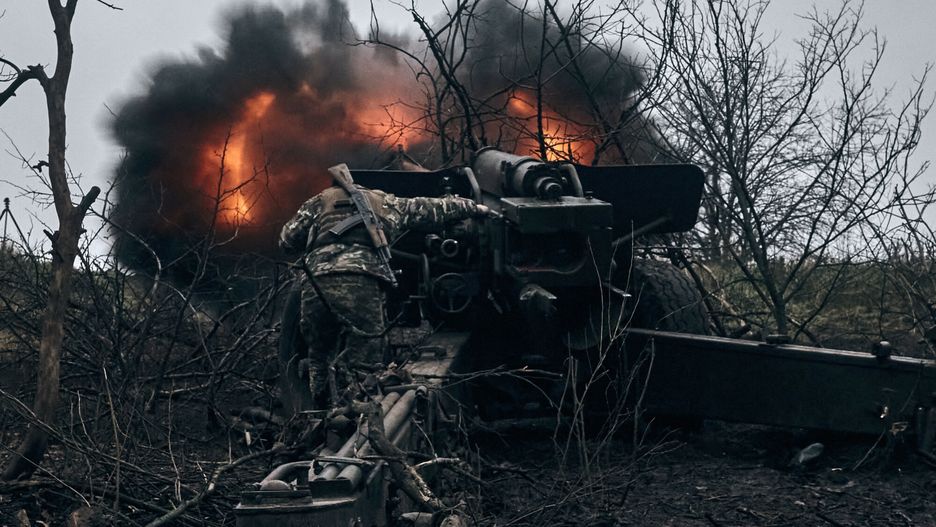 Temporary
Ukrainian soldiers fire an artillery at Russian positions near Bakhmut, Donetsk region, Ukraine, Sunday, Nov. 20, 2022. (AP Photo/LIBKOS)
Libkos
