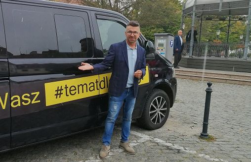 Bus #tematdlauwagi ponownie wyruszył w trasę. „Chcemy dotrzeć do widzów, którzy nie korzystają z internetu”