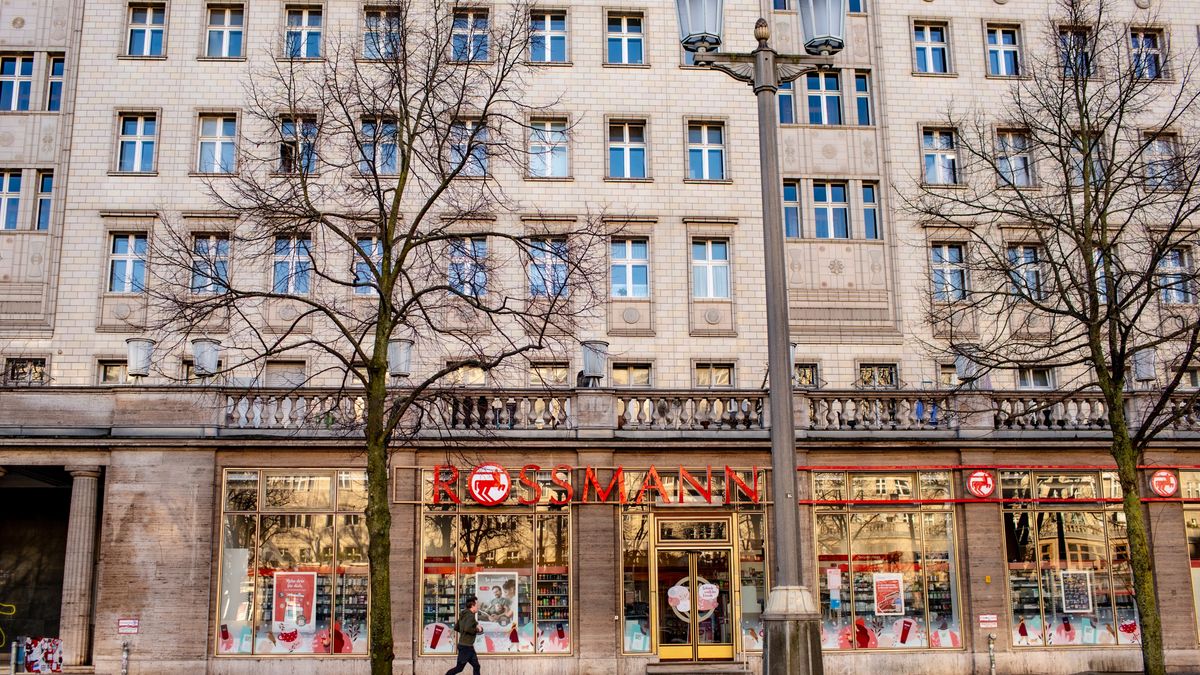 A Dirk Rossmann GmbH store in Karl Marx Allee, Berlin, Germany, on Sunday, Dec. 28, 2025. Rossmann has more than 62,000 employees and over 4,700 branches across Europe. Photographer: Yen Duong/Bloomberg via Getty Images