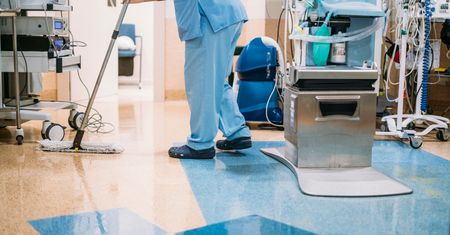 Spór w szpitalu we Wrocławiu. "Pracowałam po 220 godzin w miesiącu"