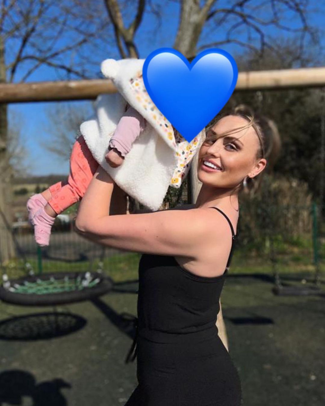 Brytyjska influencerka w ogniu krytyki. Poszło o ślubne zaproszenia, ale nie tylko