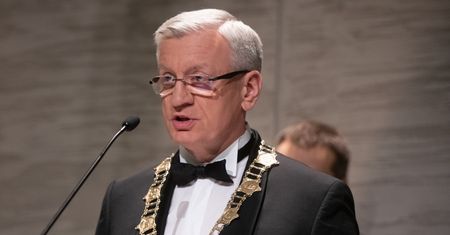 "Naród powinien dbać o swoje elity". Prezydent Jaśkowiak dołącza do burzliwej dyskusji