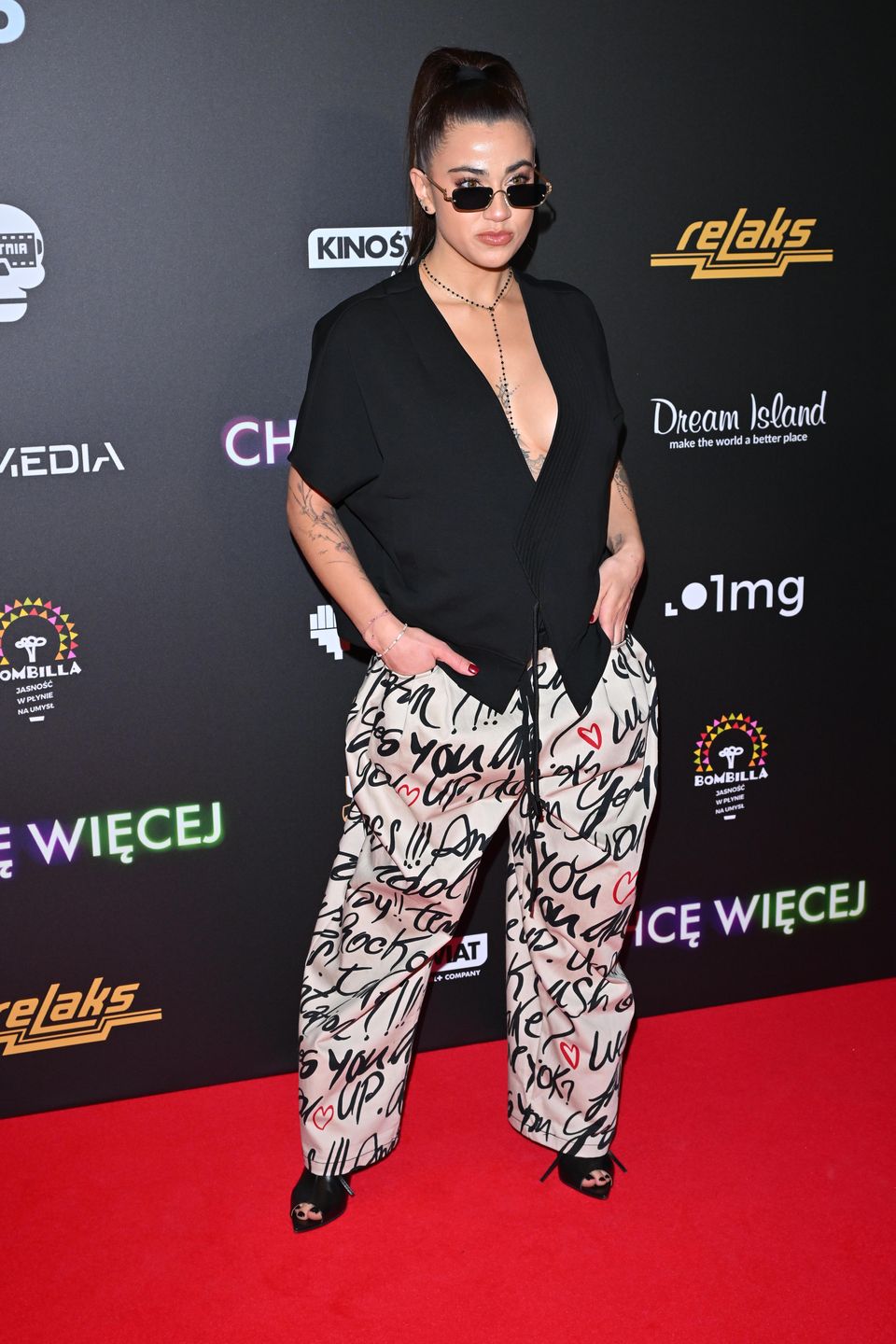 "Chcę więcej” - Maja Hyży na premierze w ciekawej stylówce