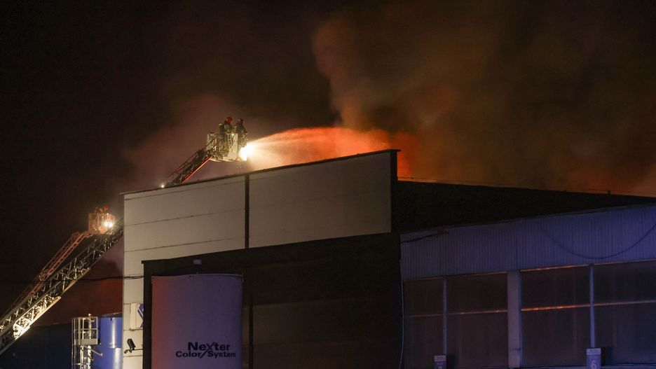 Pożar hali produkcyjnej. W akcji 40 zastępów straży z kilku miast