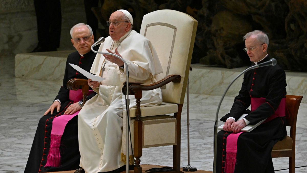 Archiwum zagraniczne East News 2025-01
Pope Francis (C) holds a weekly general audience at Paul-VI hall in the Vatican on January 22, 2025. (Photo by Andreas SOLARO / AFP)
ANDREAS SOLARO