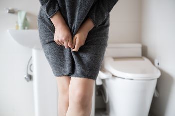 Ani minuty dłużej. Gastrolog ostrzega: Po tym czasie wstań z WC
