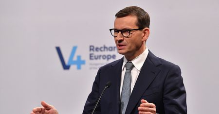 Morawiecki podpadł i górnikom, i ekologom. "Akt zdrady narodowej"