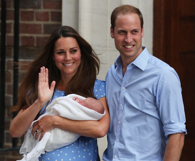 The Duke And Duchess Of Cambridge Leave The Lindo Wing With Their Newborn SonLONDON, ENGLAND - JULY 23:  Prince William, Duke of Cambridge and Catherine, Duchess of Cambridge, depart The Lindo Wing with their newborn son at St Mary's Hospital on July 23, 2013 in London, England. The Duchess of Cambridge yesterday gave birth to a boy at 16.24 BST and weighing 8lb 6oz, with Prince William at her side. The baby, as yet unnamed, is third in line to the throne and becomes the Prince of Cambridge.  (Photo by Oli Scarff/Getty Images)Oli ScarffBaby, British Royalty, Catherine - Duchess of Cambridge, Celebrities, Human Age, Human Interest, Kate Middleton, Name of Person, Royalty, bestof, bestof, topics, topics, topix, topix, toppics, toppics, toppix, toppix
