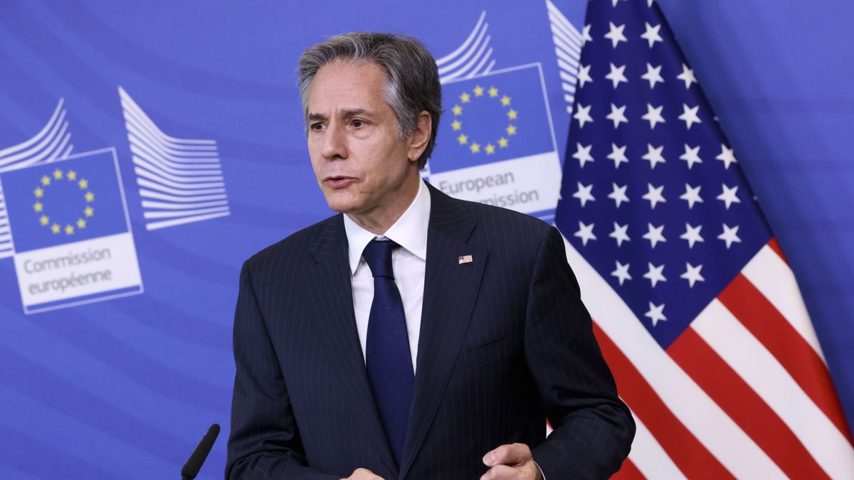 US Secretary of State Blinken is welcomed by EU Commission President von der Leyen, in Brusselsepa09801650 US Secretary of State Antony Blinken speaks as he is welcomed by European Commission President ahead of a meeting, amid Russia's invasion of Ukraine, in Brussels, Belgium, 04 March 2022.  EPA/YVES HERMAN / POOL Dostawca: PAP/EPA.YVES HERMAN / POOL