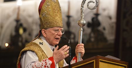 Jędraszewski wściekły na Tuska. "Te słowa obrażają moich rodziców"