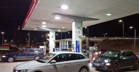 Orlen rozwija skrzydła na Węgrzech. Przejmuje 63 stacje paliw