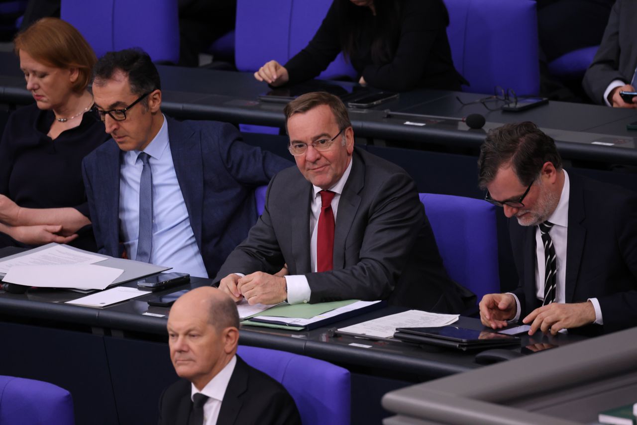 Germany prepares for a lengthy stand-off with Russia, calls for swift military rebuild