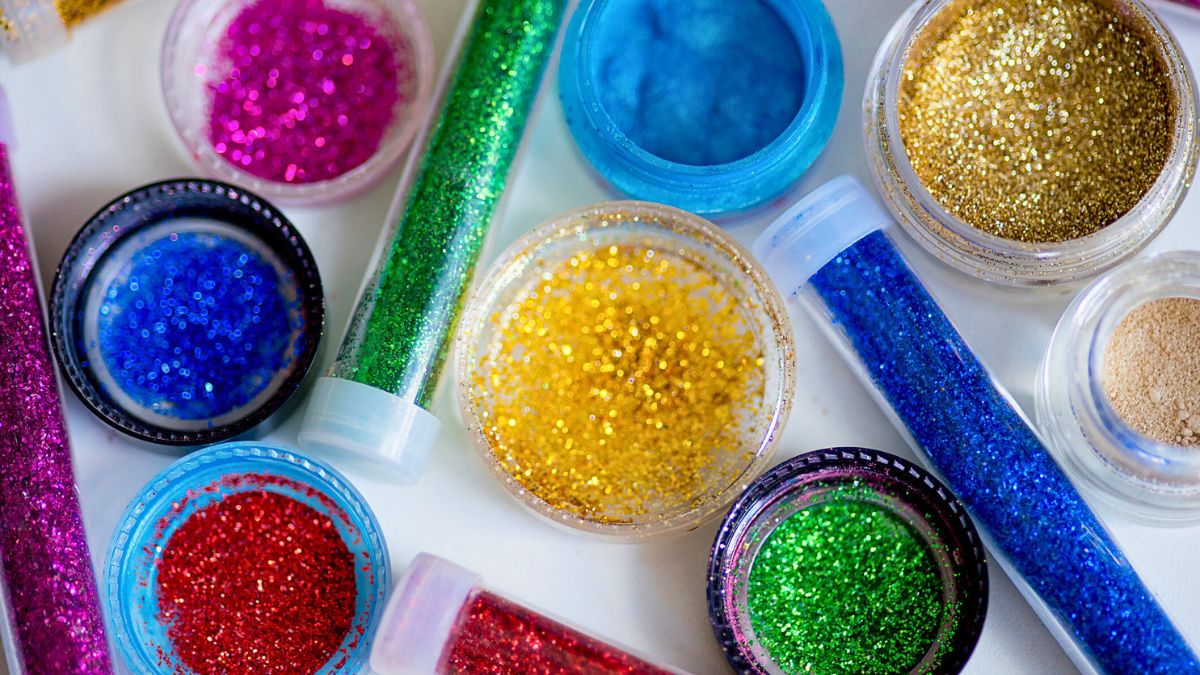 Pojemniczki z kolorowym brokatem