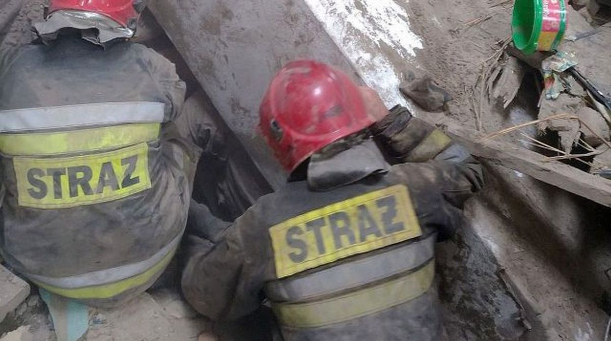 Ściana runęła przygniatając mężczyznę.