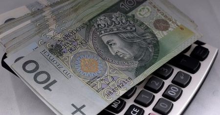 Zaskakujące dane! W ten sposób funkcjonuje co trzeci Polak