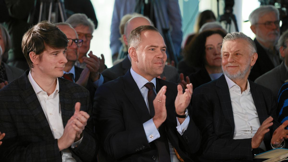 Czy Daniel Nawrocki będzie pracował w kancelarii jego ojca?