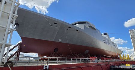 Ochrzcili go w Gdyni. Największy okręt polskiej floty i rachunek większy o miliardy