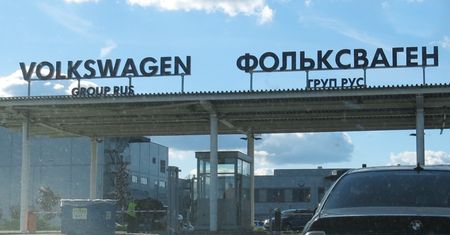 Dawna fabryka Volkswagena w Rosji startuje z testową produkcją chińskich aut Chery
