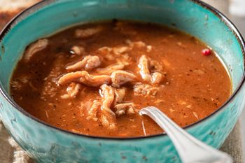 Dodaj 3 sztuki do flaczków. Zupa nabierze wyrazistości i głębi