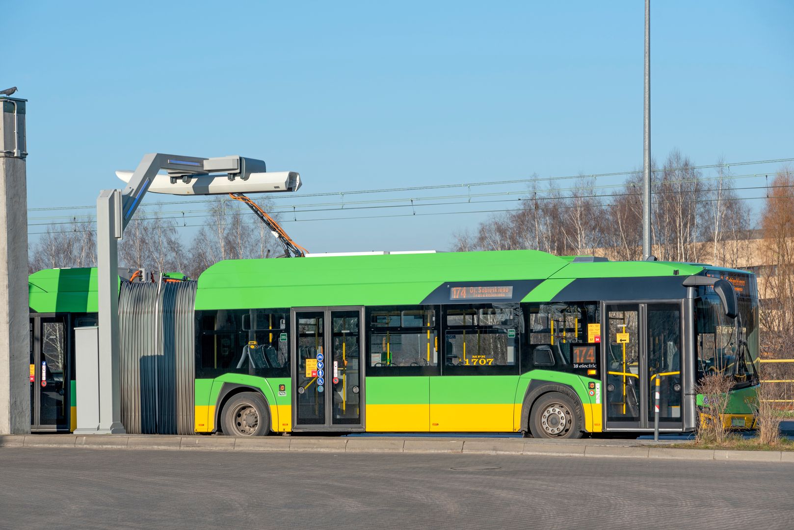 Płacą 8,4 tys. zł. Brakuje rąk do pracy