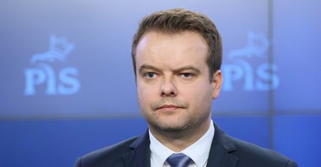 Dziennikarka pytała rzecznika PiS o głosowanie ws. Ziobry. "Ma pani dobre serce"