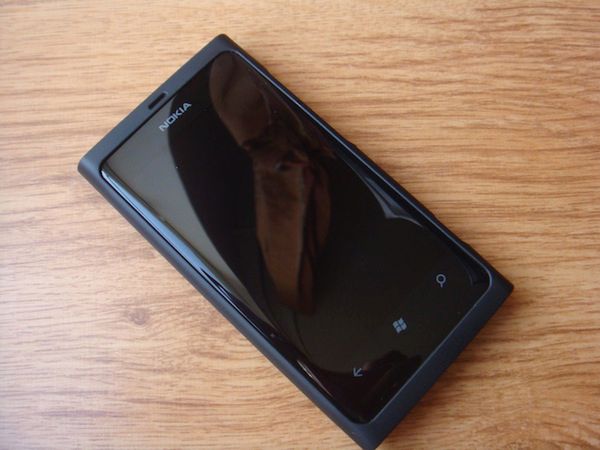 Nokia Lumia 800 - nienawiść czy miłość od pierwszego wejrzenia? [pierwsze wrażenia] 2