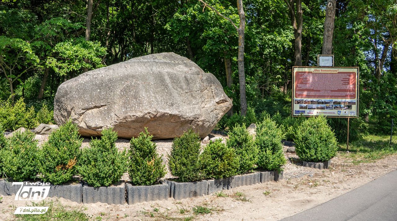 Głaz Romantyczny – tajemnicza atrakcja geologiczna w drodze nad morze