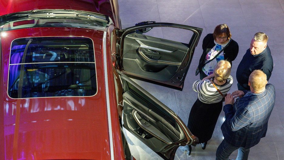 Uśredniona rata za auto, wynikająca z umów leasingu zawartych przez Superauto.pl od początku lipca do końca września, wyniosła 2 312 zł netto (2 843 zł brutto) przy średnim wkładzie własnym na poziomie ok. 23% oraz średnim wykupie wynoszącym ok. 15%.