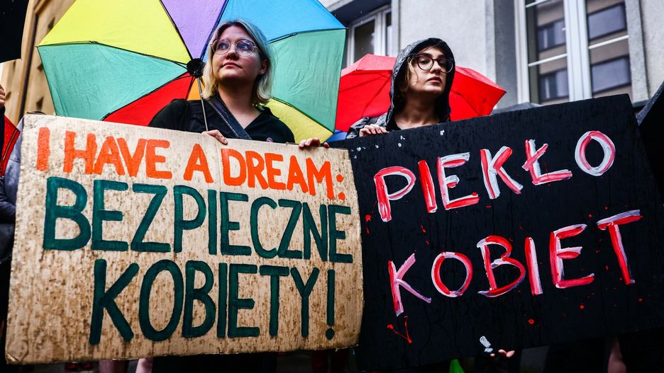 Protest "Nigdy nie będziesz szła sama"
