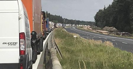 Gigantyczny korek na E75 na trasie Łódź - Częstochowa. Zator ma około 13 km