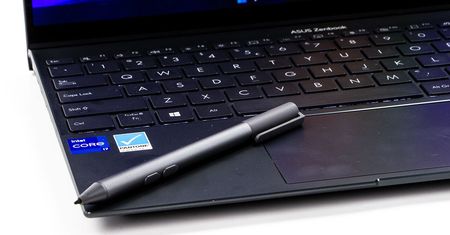 Zapomniałeś jakiej firmy masz procesor? Intel wyśle Ci nalepkę żebyś wiedział