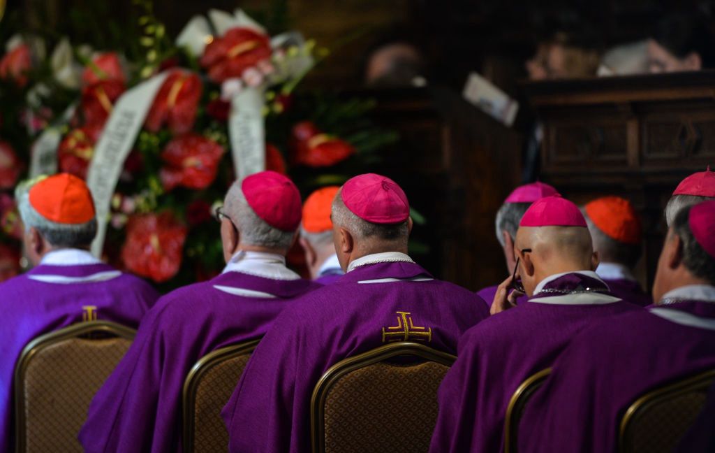 Episkopat to nie partia polityczna. "Musimy współtworzyć Kościół, a nie biernie oceniać"
