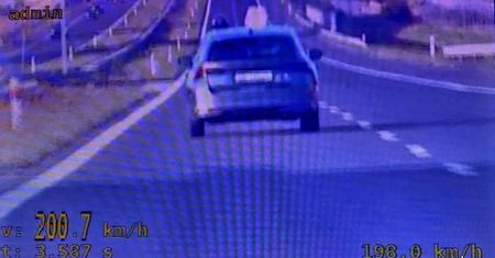 Pędził skodą 200 km/h po trasie S7. Kierowca dostał 2500 zł mandatu