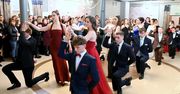 Tarnobrzeg: Uczniowie "Rolnika" bawią się na balu studniówkowym