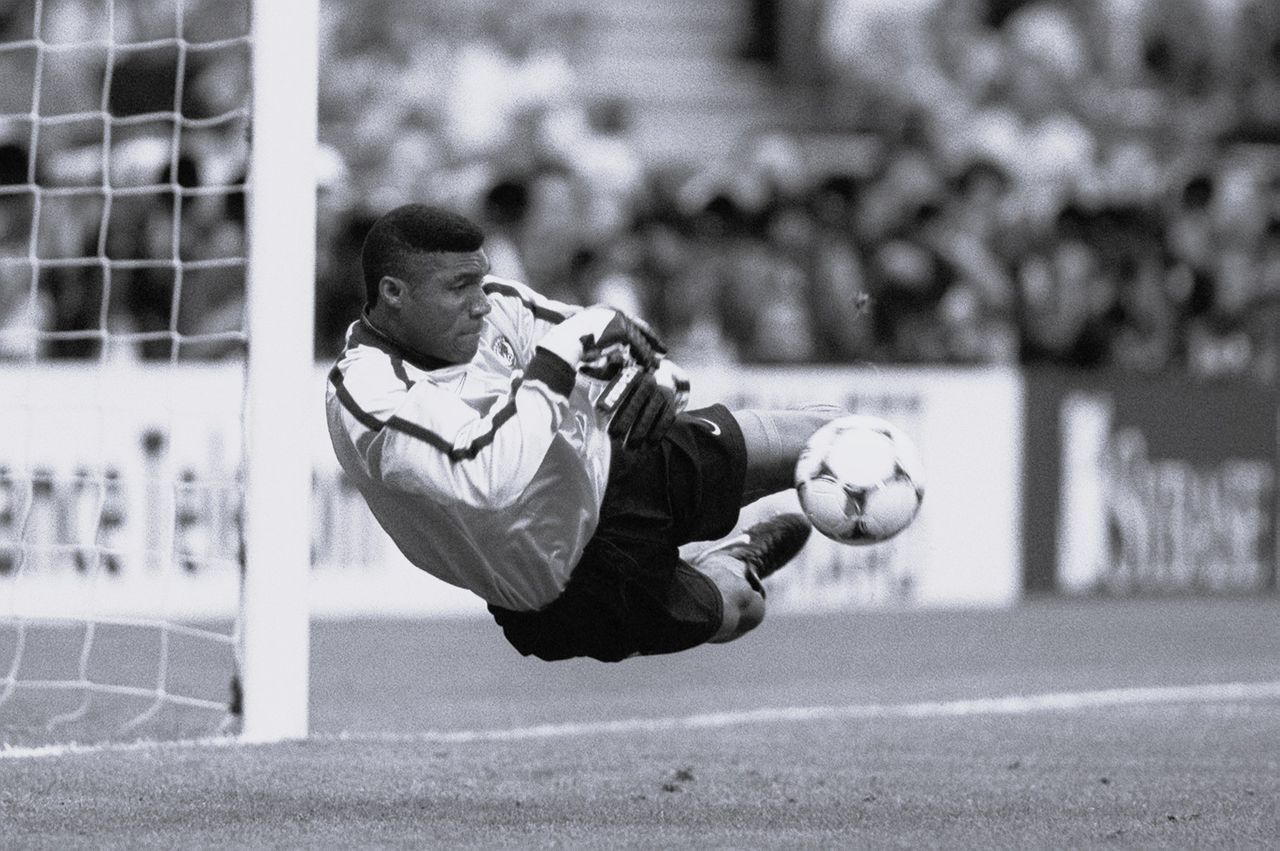 Był synem króla i bramkarzem. Nie żyje Peter Rufai