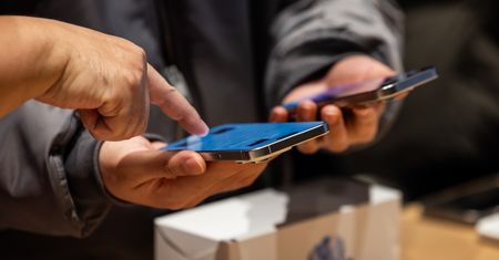 Ukryta funkcja smartfona. Wywołuje ją potrząśniecie