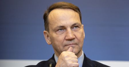 Zapytali Sikorskiego o Rosję. "Odpowiedź zna tylko Putin"