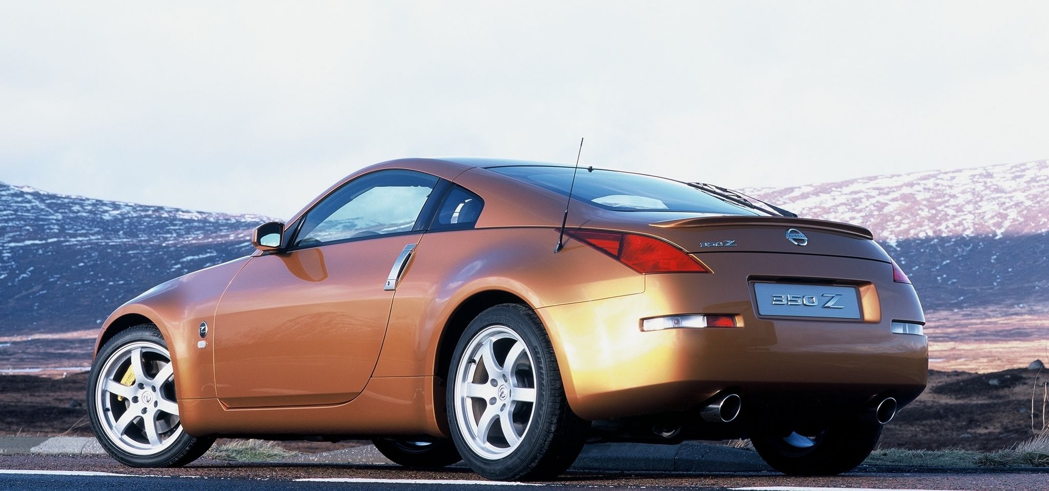 Nissan 350Z - żeby znów nie pokazywać kolejnego Mercedesa.