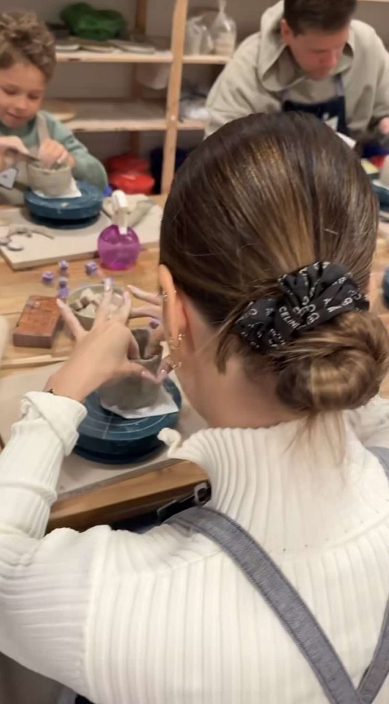 Rodzinka Szczęsnych wytwarza ceramikę w Barcelonie