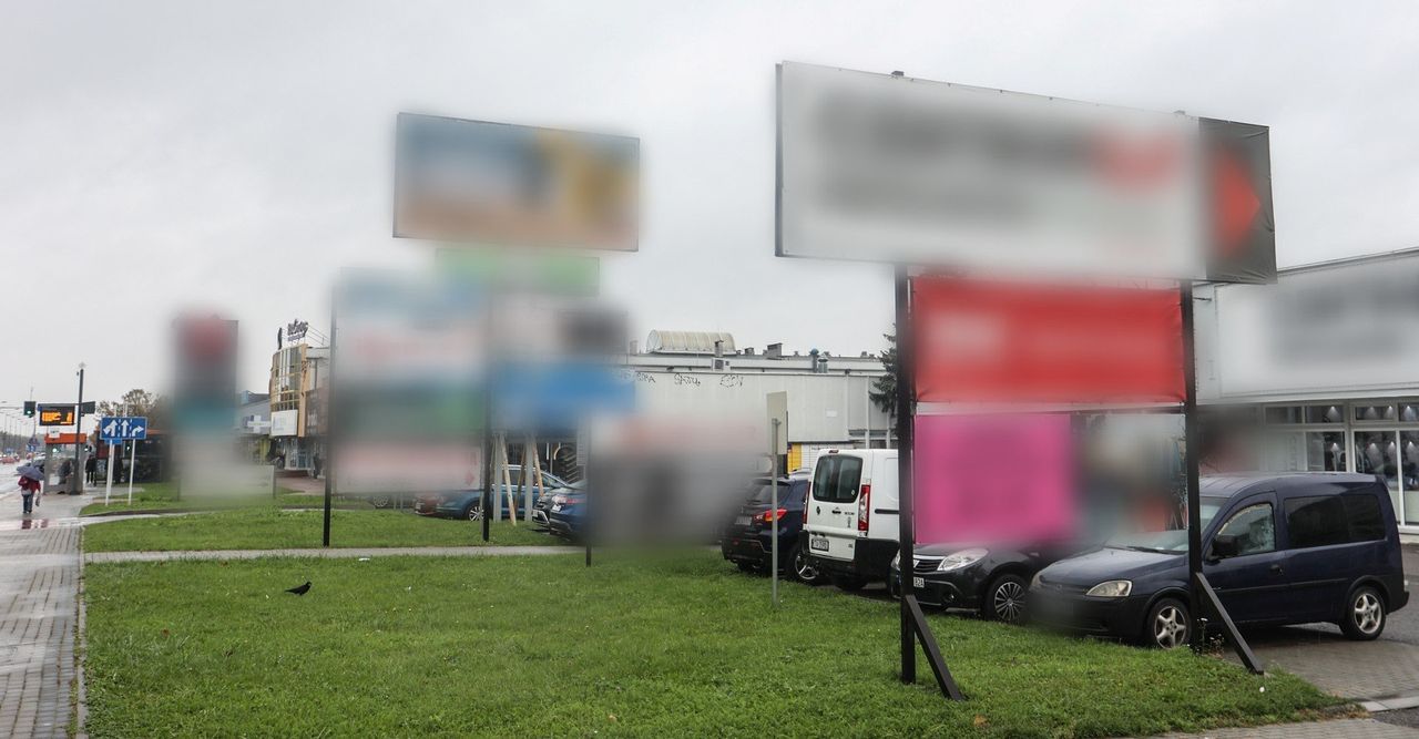 Rzeszów: Aktywiści krytykują brak działań wobec reklamowego bałaganu