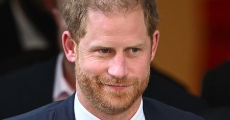 Zarzuty księcia Harry'ego przeciwko "The Sun" wyrzucone DO KOSZA. Royals sam sobie zaszkodził i ośmieszył się przed sądem!