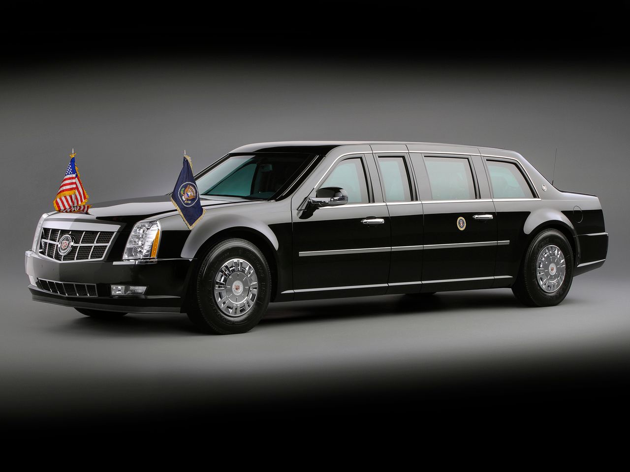 Prezydencka limuzyna po prostu musi być czarna.