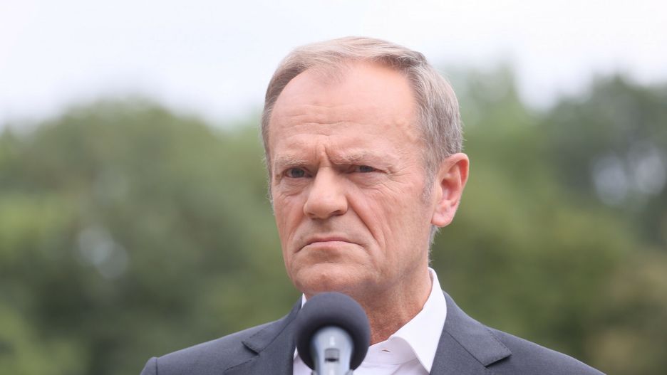 Donald Tusk zabrał głos ws. kosztownego prezentu dla wiceministra