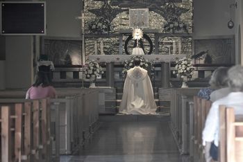 Kryzys w Kościele. Brakuje księży. Kapłani odkładają emeryturę