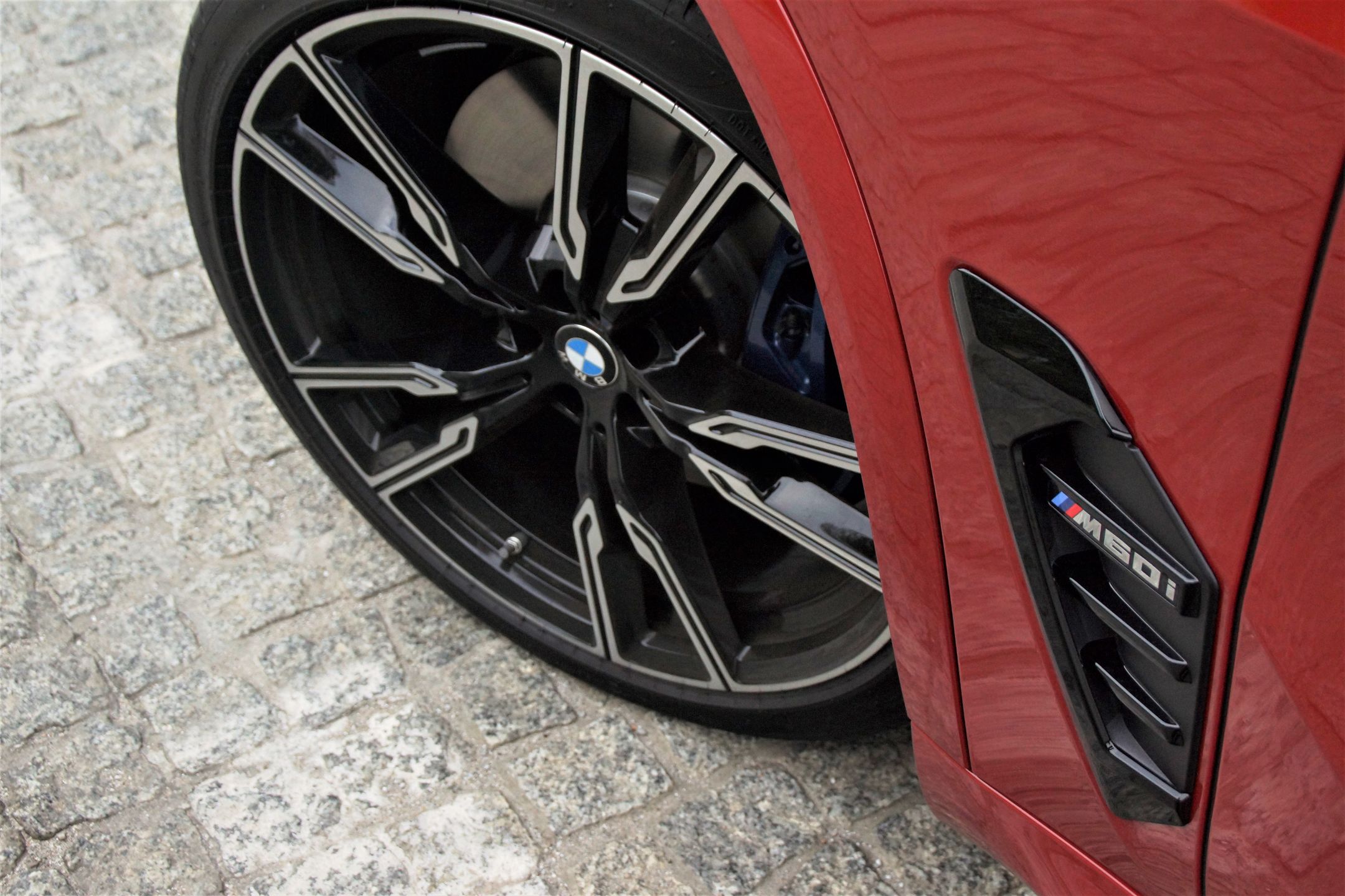 BMW X5 M60i