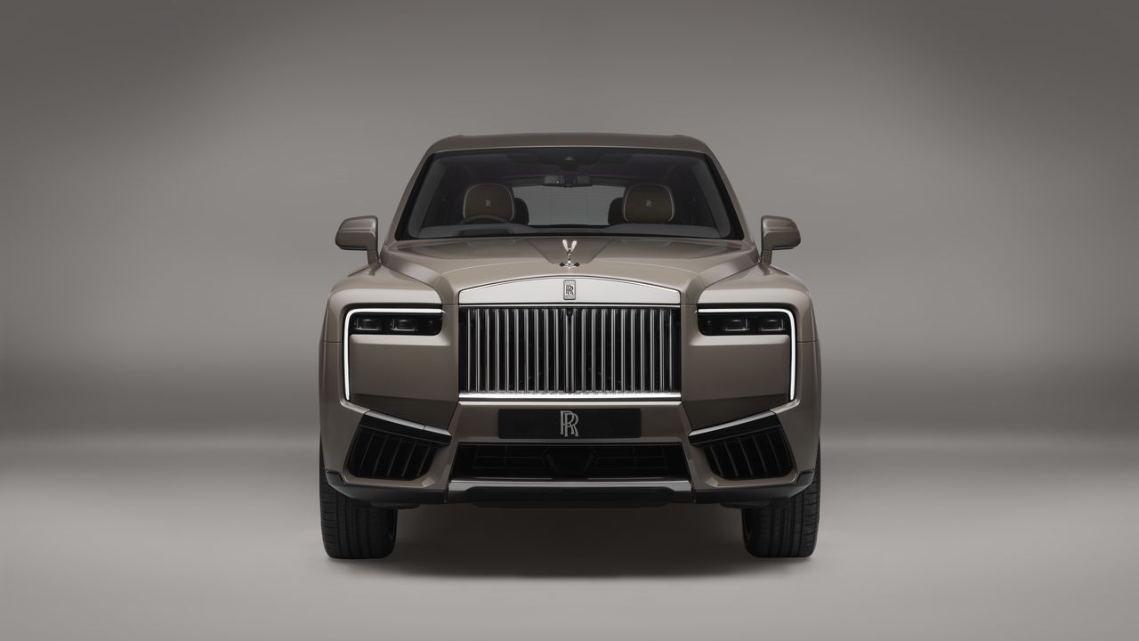 Changes at the front of the Rolls-Royce Cullinan